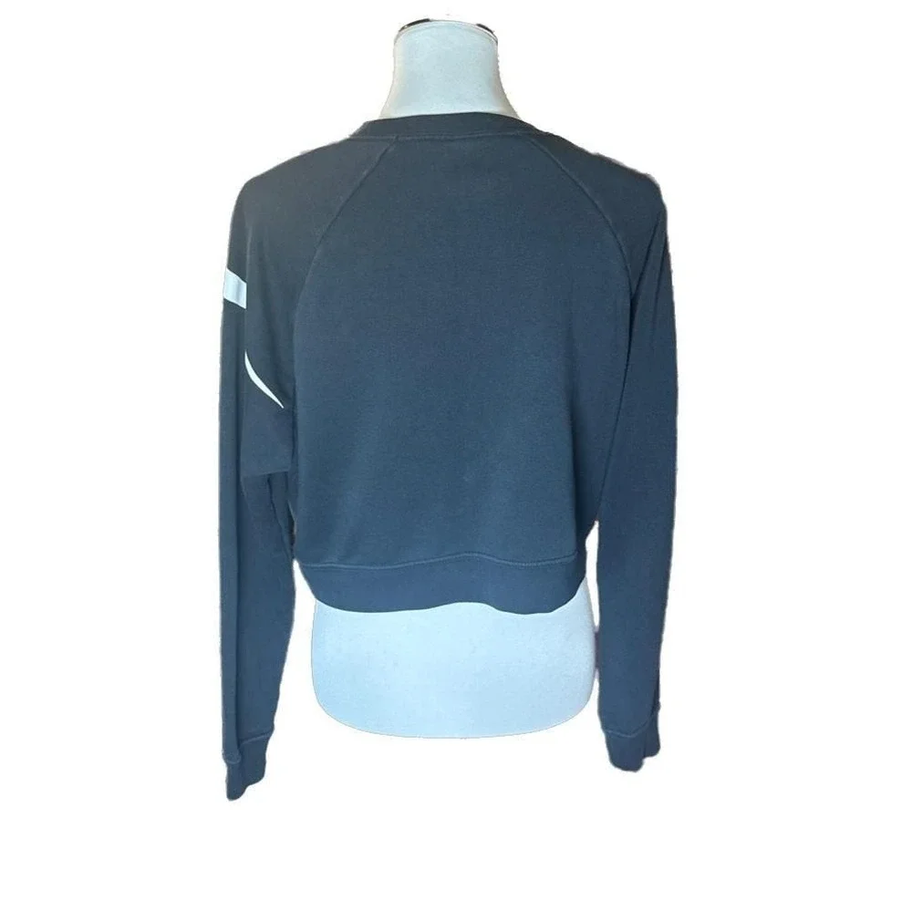 Nike Sportswear Essential Women's Big Swoosh Cropped Fleece Crew Sweatshirt, S